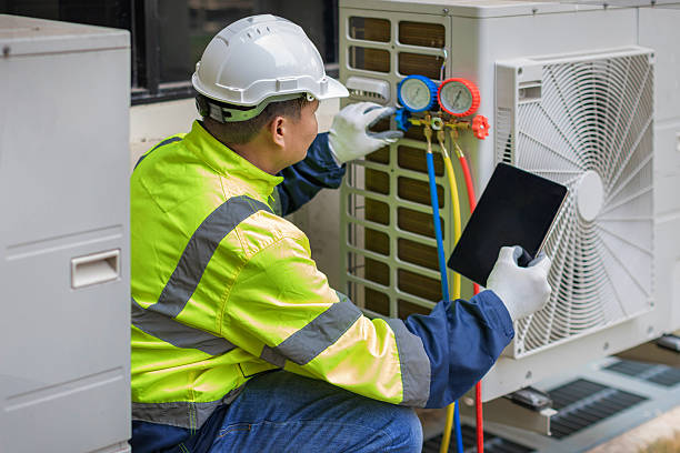 Professional Ac Installation technician working in Davenport, VA
